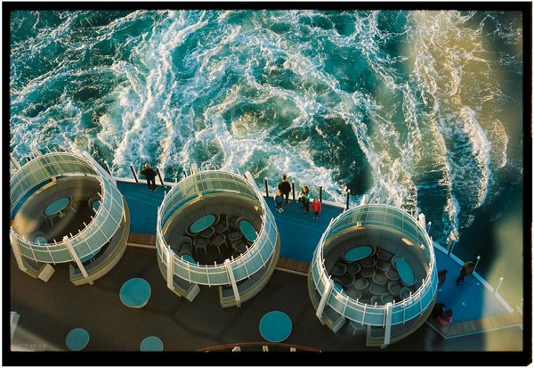 Welche nachhaltigen Praktiken sollten Kreuzfahrtunternehmen implementieren?